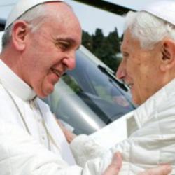 papa-francesco-e-benedetto_mini