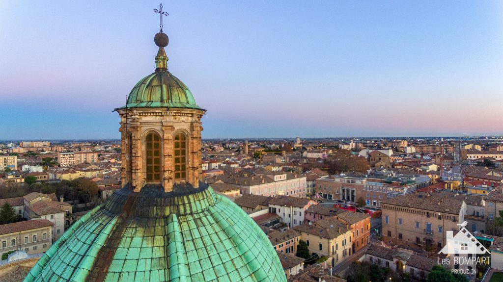 (foto aerea di Les Bompart Produzioni)