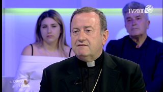 Mons. Lorenzo Ghizzoni a Tv2000: “Al primo posto le vittime”