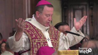 Sant’Apollinare, Arcivescovo: Chiesa, famiglie e società, per educare e includere i giovani