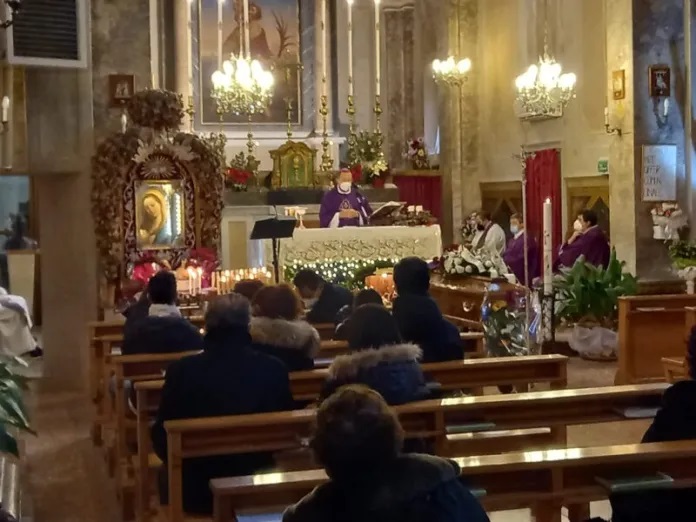 funerale_donIsaia