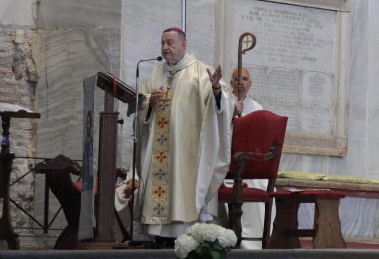 23-04-2023-classe  basilica di s appollinare visita pastorale arcivescovo ghizzoni , prete , sacerdote  don mauro marzocchi